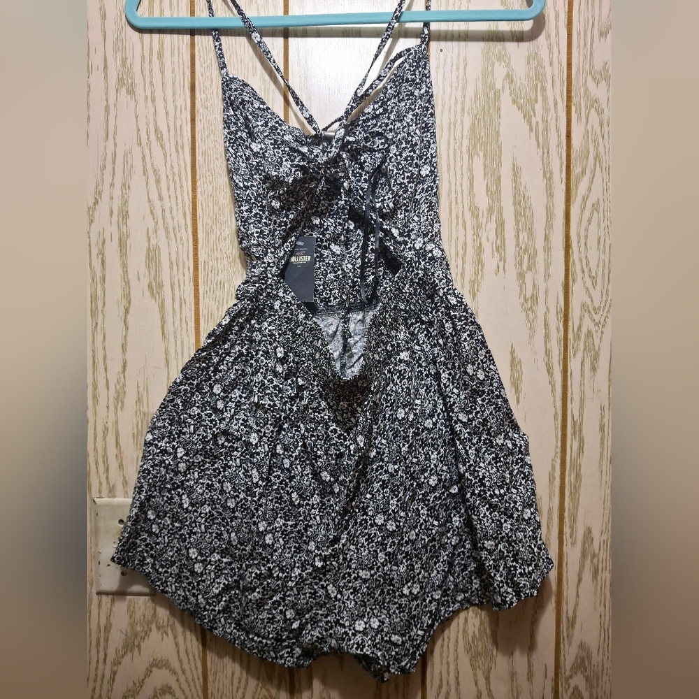 Hollister Black and White Floral Dress - Picture 3 of 9